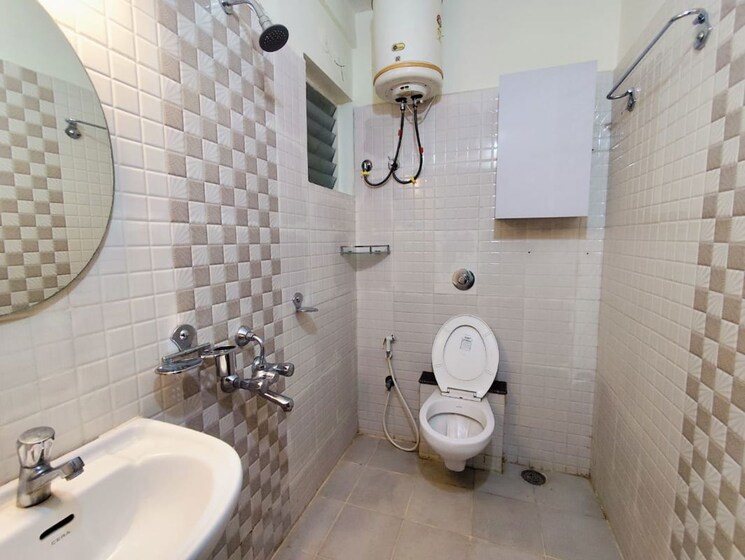 Bathroom, radiant-rose 3 Bedroom 1510 Sq.Ft. Apartment In Bannerghatta Road Bangalore 9720929