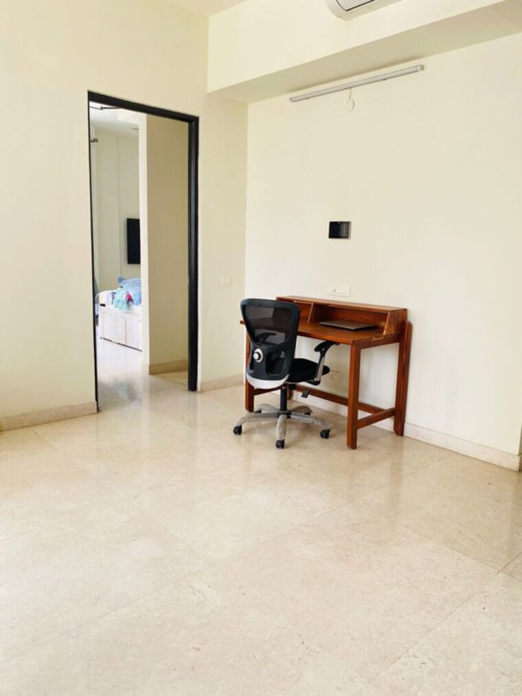 Room, indiabulls-enigma 4 Bedroom 3400 Sq.Ft. Apartment In Sector 110 Gurgaon 9720949