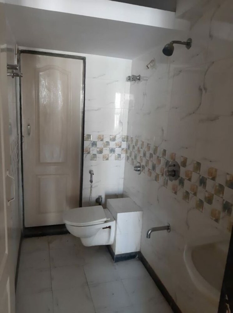 Bathroom, nav-aasawari-chs 2 Bedroom 665 Sq.Ft. Apartment In Andheri East Mumbai 9720968