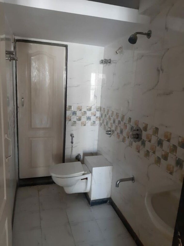 Bathroom, nav-aasawari-chs 2 Bedroom 665 Sq.Ft. Apartment In Andheri East Mumbai 9720968