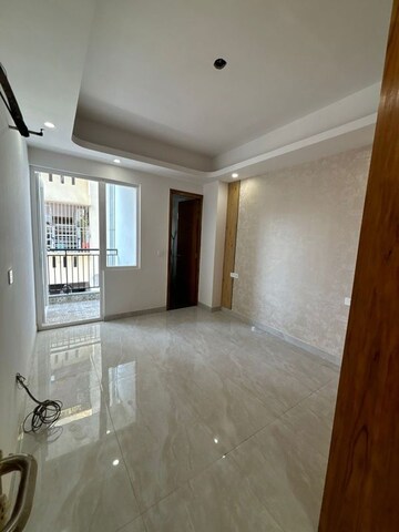 Room in 3 BHK Apartment at BPTP Park Grandeura, Sector 82 – for Rent