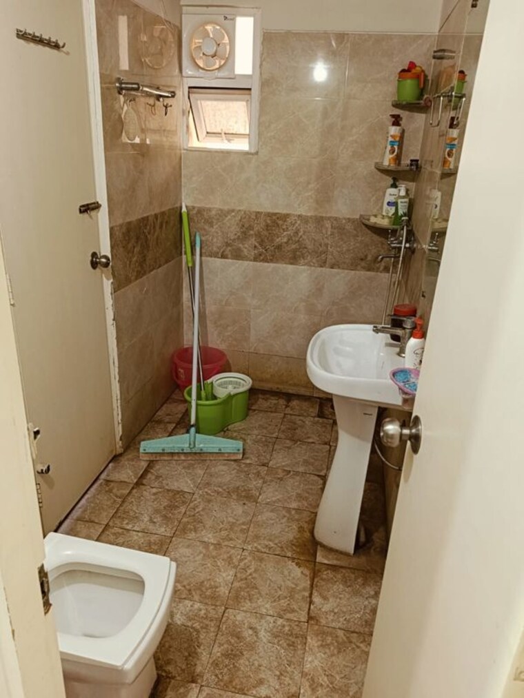 Bathroom, gaurs-siddhartham 2 Bedroom 1055 Sq.Ft. Apartment In Siddharth Vihar Ghaziabad 9721030