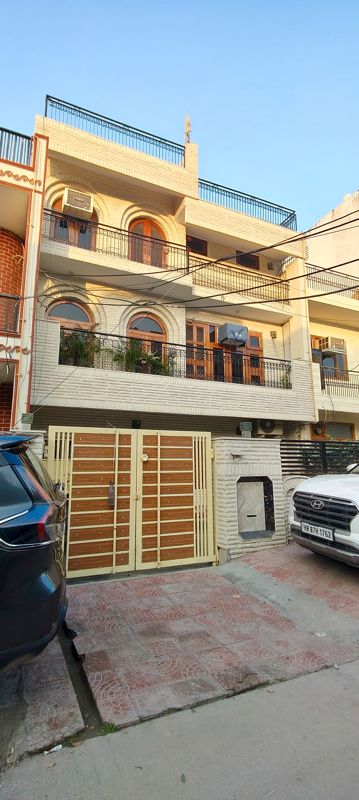 3 BHK + Study Room Independent House For Sale in Sector 16