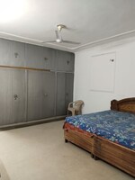 1 Rk  550 Sq.Ft. Builder Floor in Sector 37