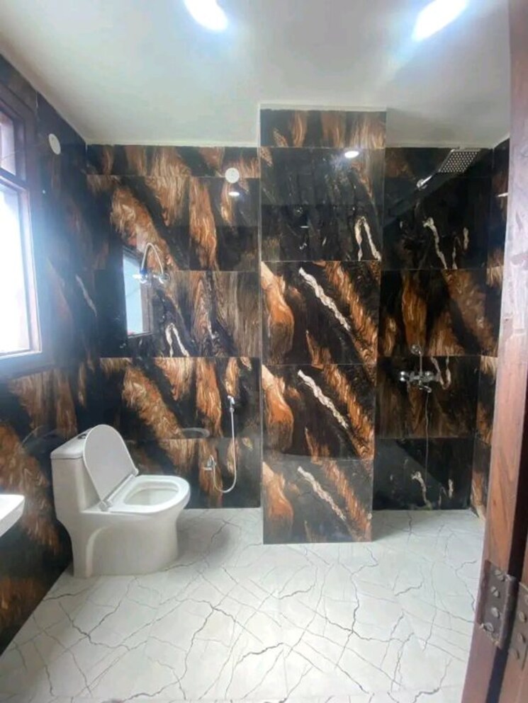 Gym, hargobind enclave 3 Bedroom 1250 Sq.Ft. Builder Floor In Hargobind Enclave Delhi 9721083