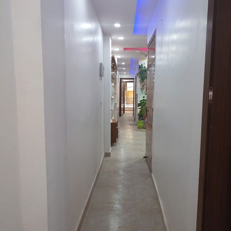 undefined, uttam nagar west 3 Bedroom 100 Sq.Yd. Builder Floor In Uttam Nagar West Delhi 9721059