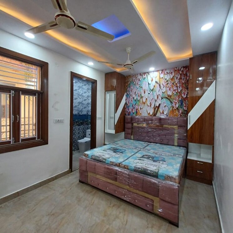 Bedroom, uttam nagar west 3 Bedroom 100 Sq.Yd. Builder Floor In Uttam Nagar West Delhi 9721059