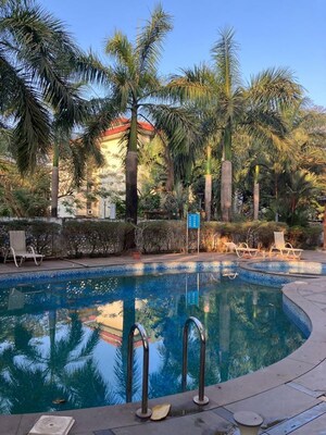 Swimming Pool in 2 BHK Apartment at Kadamba Plateau – for Rent