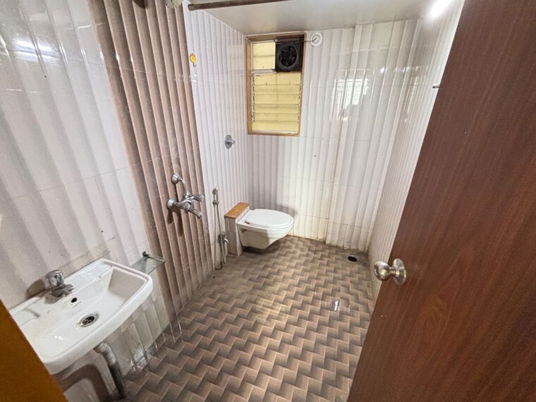 Bathroom, gund-and-pethe-life-square 2 Bedroom 1072 Sq.Ft. Apartment In Lohgaon Pune 9721202