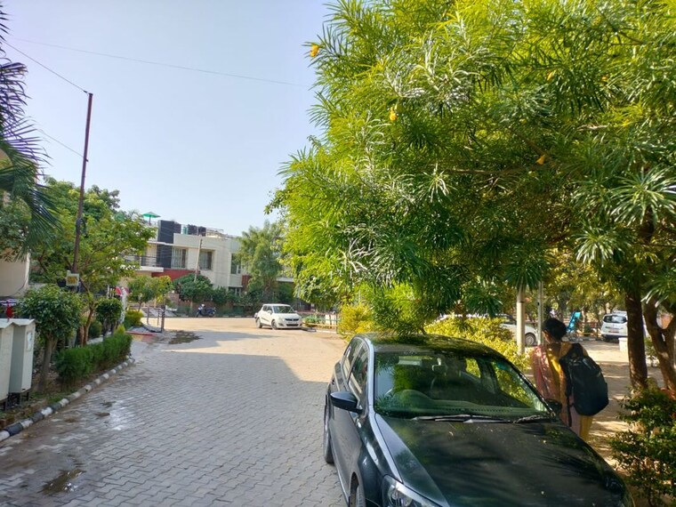 Garden, us-pine-homes 3 Bedroom 1350 Sq.Ft. Villa In Dhakoli Zirakpur 9721212