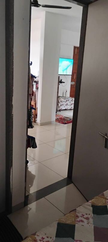 Furnished Amenities in 2 BHK Apartment at Shela – for Rent