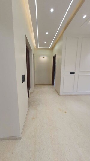  3 BHK Builder Floor at Shivalik Colony – for Sale