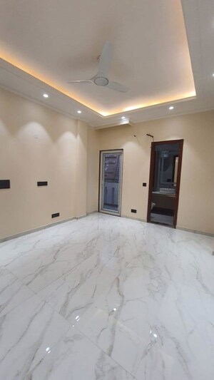 Room in 3 BHK Builder Floor at Shivalik Colony – for Sale