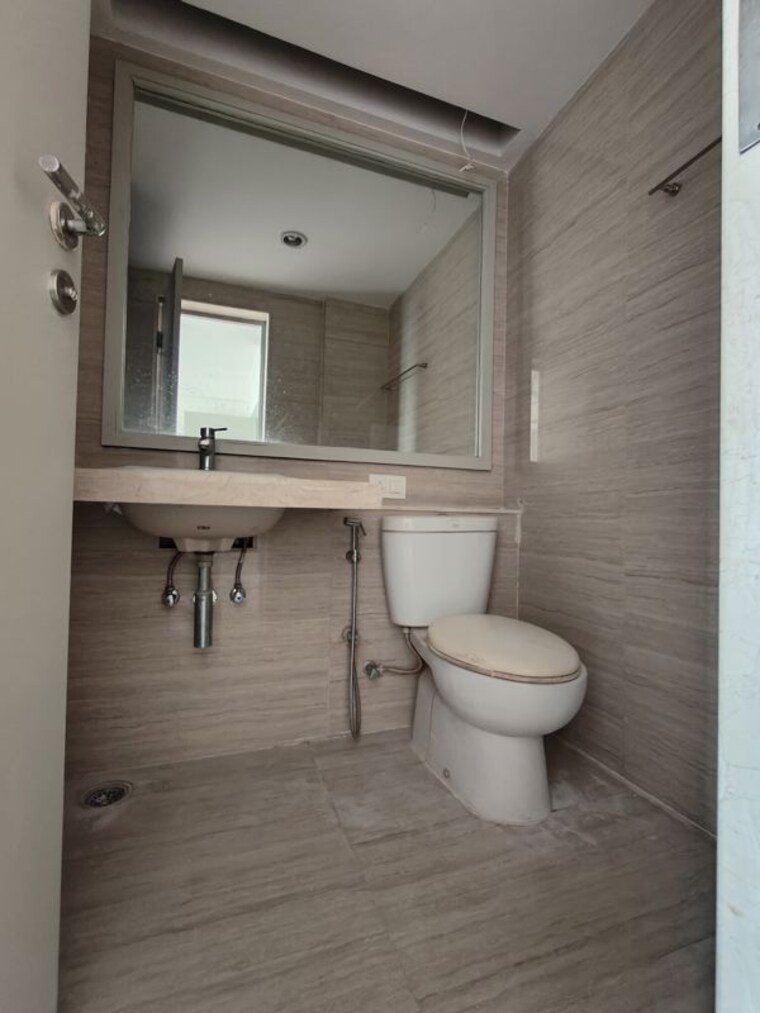 Bathroom, hiranandani-tribeca 5 Bedroom 2680 Sq.Ft. Apartment In Ghodbunder Road Thane 9719301