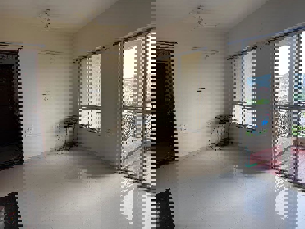 3 BHK + Servant Room 1500 Sq.Ft. Apartment in Nyati Equatorial