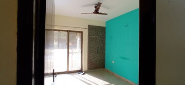 Room in 3 BHK Apartment at Migsun Ultimo, Omicron Iii Greater Noida – for Rent