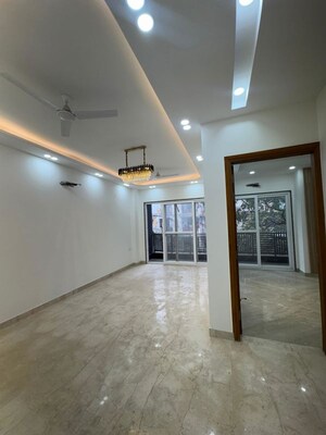Room in 3 BHK Builder Floor at Chittaranjan Park – for Sale
