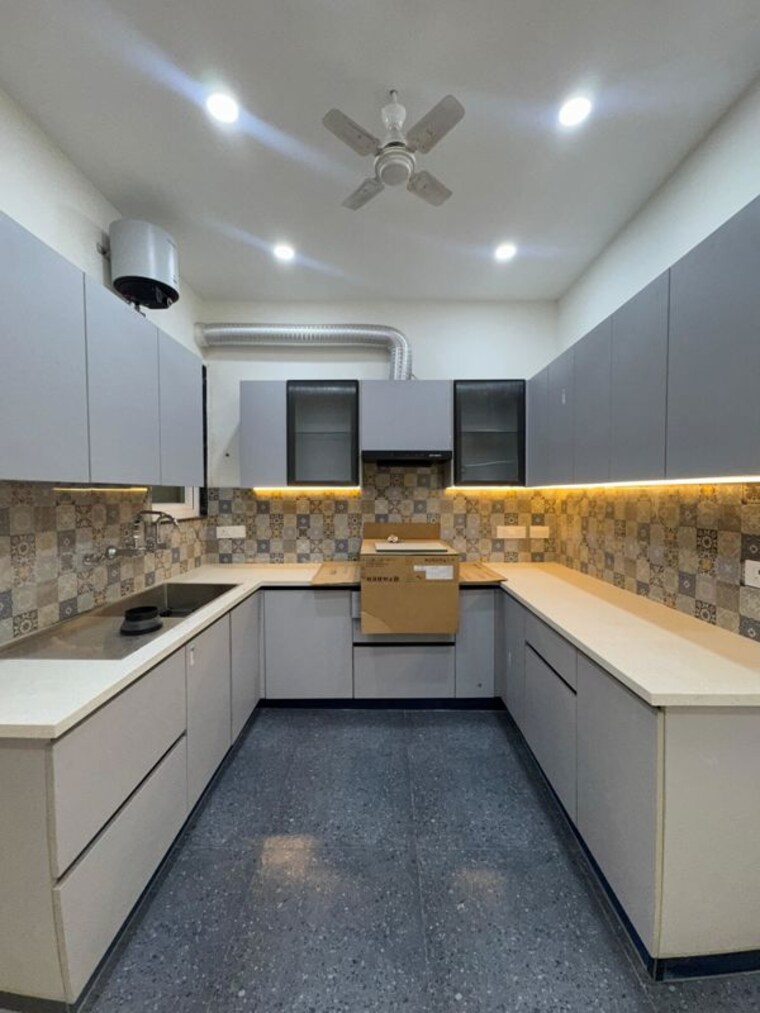 Kitchen, chittaranjan park 3 Bedroom 1440 Sq.Ft. Builder Floor In Chittaranjan Park Delhi 9721338