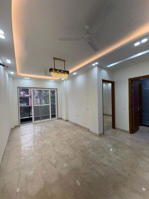 Room in 3 BHK Builder Floor at Chittaranjan Park – for Sale