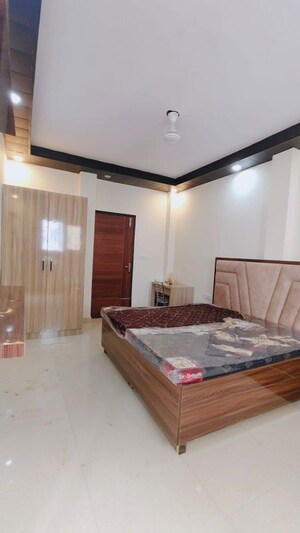 1 RK Builder Floor For Rent in Vipul Square, Sushant Lok I