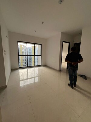 Room in 1.5 BHK Apartment at Lodha Palava Fresca C And D, Dombivli East – for Rent