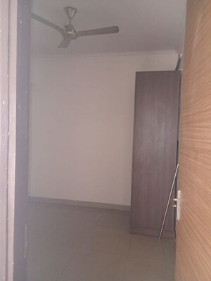 Room in 3 BHK Apartment at Saviour Green Arch, Tech Zone 4 Greater Noida – for Sale