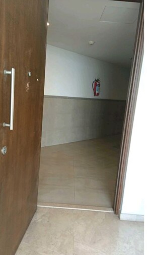 Room in 1 BHK Apartment at Hiranandani Estate Solitaire C, Ghodbunder Road – for Sale