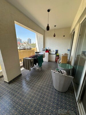 Team Area in 2 BHK Apartment at Soni Novel, Richmond Town – for Rent