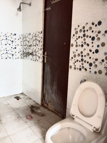 Bathroom in 4 BHK Apartment at Saya Zion, Sector 4 Greater Noida – for Sale