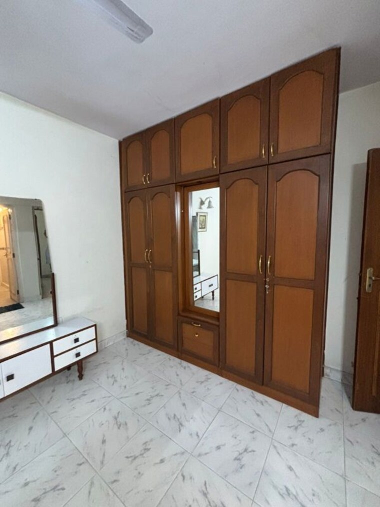 Room, emmanuel-pearl 3 Bedroom 1800 Sq.Ft. Apartment In Rest House Road Bangalore 9721500