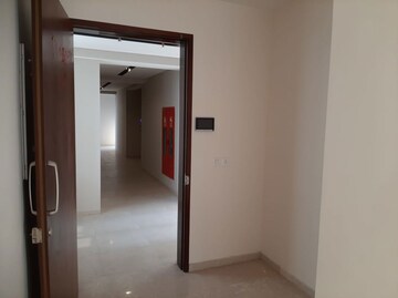 Room in 3 BHK Apartment at Piramal Vaikunth, Balkum Pada – for Sale