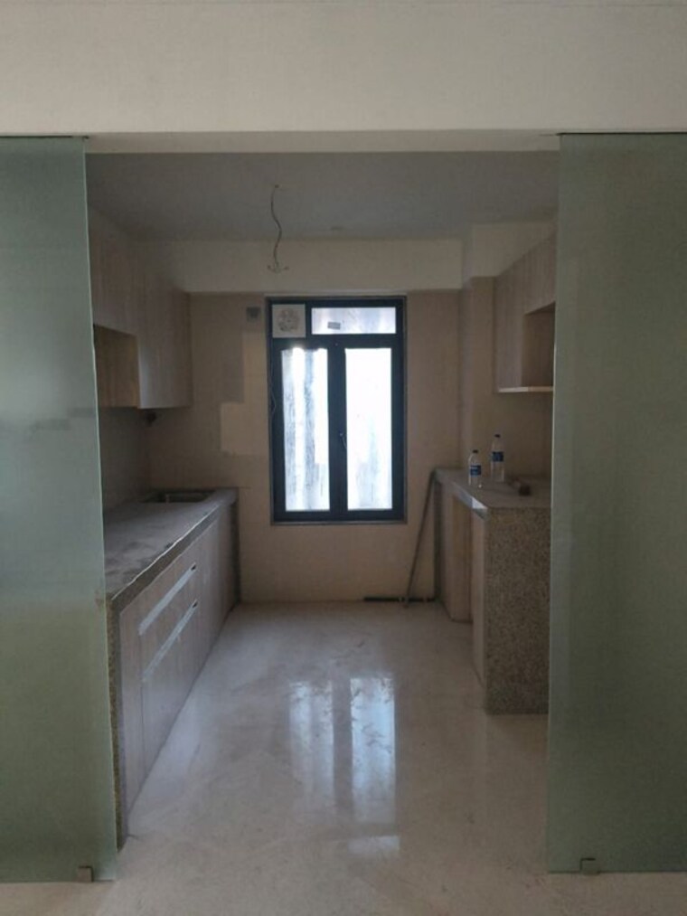Room, bandra west 3 Bedroom 1100 Sq.Ft. Apartment In Bandra West Mumbai 9721420
