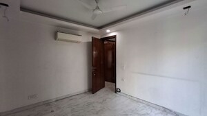 Room in 2.5 BHK Builder Floor at Malviya Nagar – for Rent