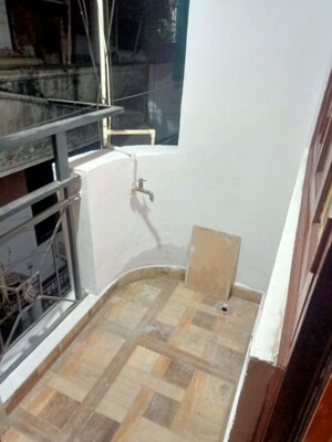 Balcony in 1 BHK Builder Floor at Panchsheel Enclave – for Rent