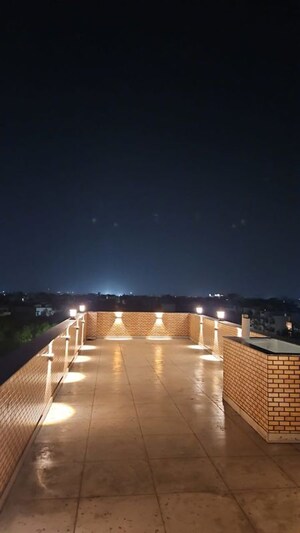 Swimming Pool in 1 BHK Builder Floor at Panchsheel Enclave – for Rent