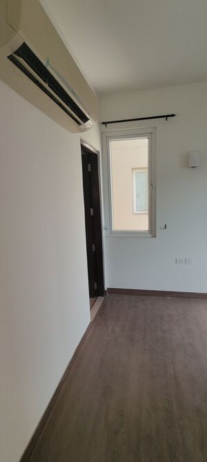 Room in 3 BHK Apartment at Conscient Heritage One, Sector 62 – for Sale