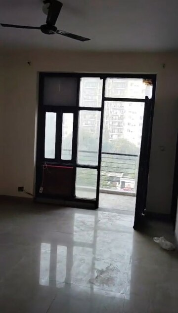 Room in 2 BHK Apartment at Omaxe Heights, Sector 86 – for Rent