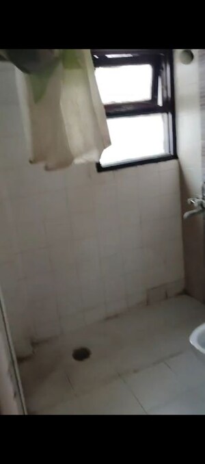 Room in 2 BHK Apartment at Omaxe Heights, Sector 86 – for Rent