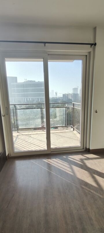 Room in 4 BHK Apartment at Conscient Heritage One, Sector 62 – for Sale