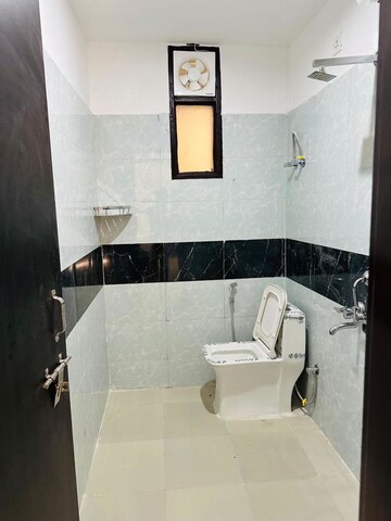 Bathroom in 1 RK Builder Floor at DLF City Phase III, Sector 24 – for Rent