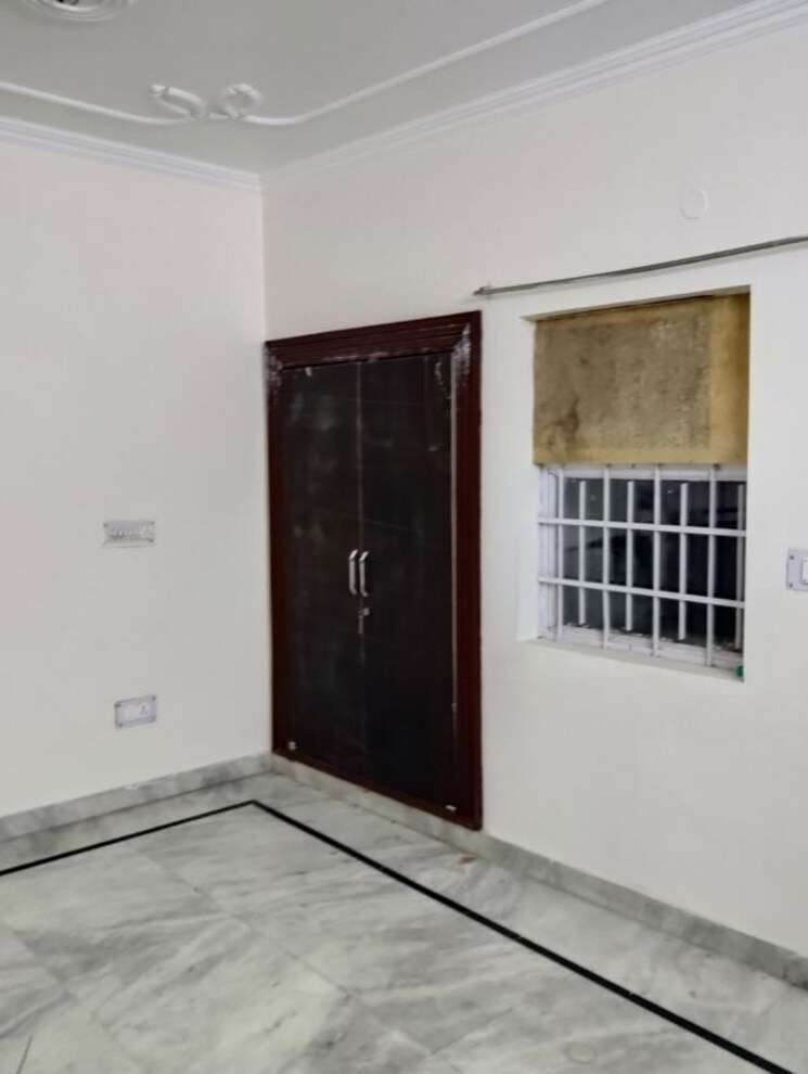 Bedroom, sector 19 1.5 Bedroom 700 Sq.Ft. Builder Floor In Sector 19 Faridabad 9721629
