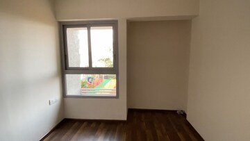 Room in 2 BHK Apartment at Piramal Vaikunth, Balkum Pada – for Sale