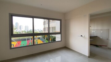 Room in 2 BHK Apartment at Piramal Vaikunth, Balkum Pada – for Sale
