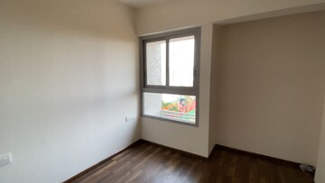 Room in 2 BHK Apartment at Piramal Vaikunth, Balkum Pada – for Sale