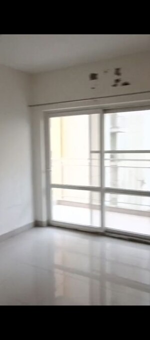 Room in 3.5 BHK Apartment at BPTP Park Grandeura, Sector 82 – for Sale