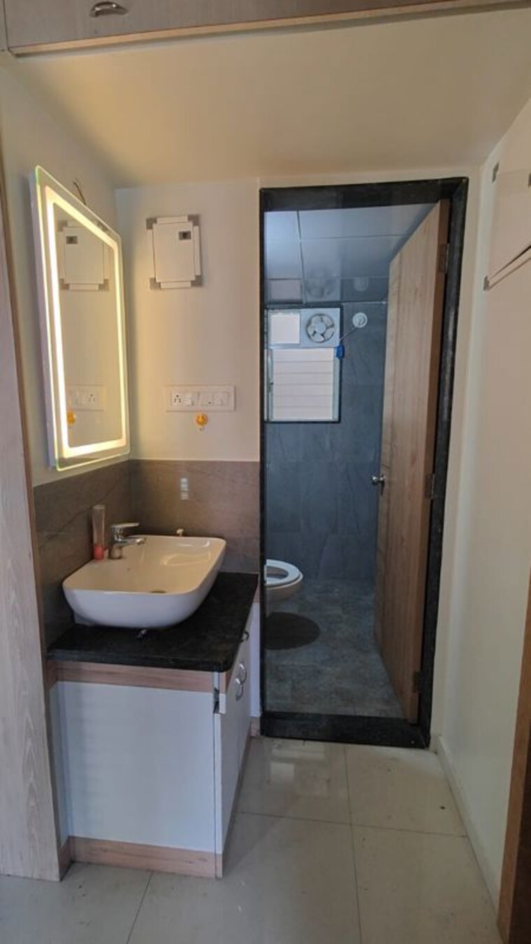 Bathroom, abhinav-pebbles-urbania 2 Bedroom 1000 Sq.Ft. Apartment In Bavdhan Pune 9721626