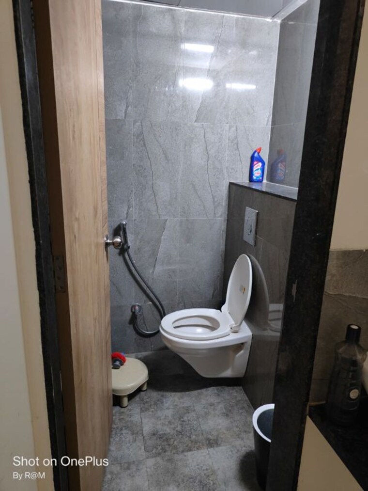 Bathroom, abhinav-pebbles-urbania 2 Bedroom 1000 Sq.Ft. Apartment In Bavdhan Pune 9721626