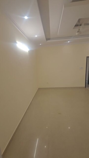 Room in 3 BHK Independent House at Gms Road – for Rent