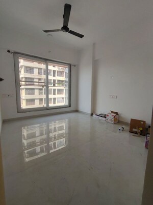 Room in 2 BHK Apartment at Vaibhav Queens Park, Chembur – for Rent