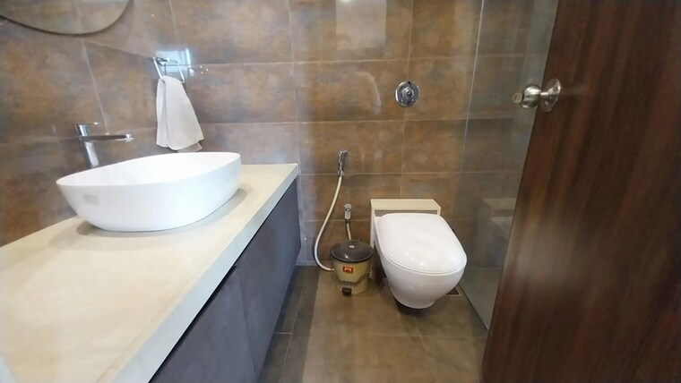 Bathroom, diamond-garden 3 Bedroom 1400 Sq.Ft. Apartment In Chembur Mumbai 9721673